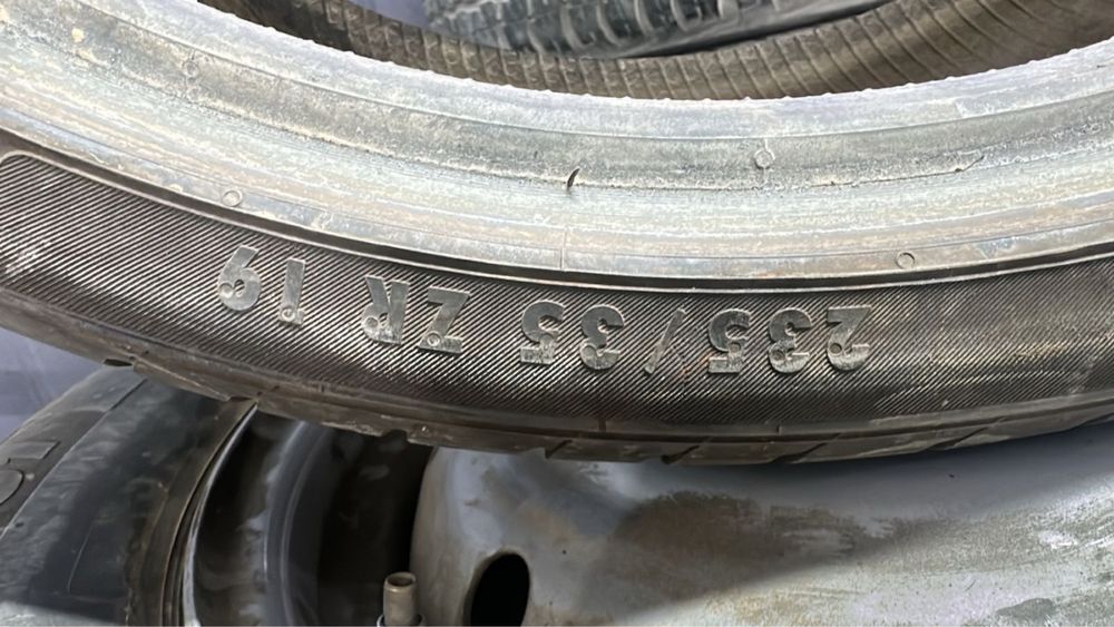Шина 235/35R19 (1шт)