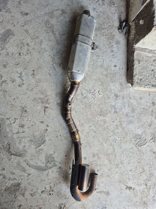 Vând toba AKRAPOVIC