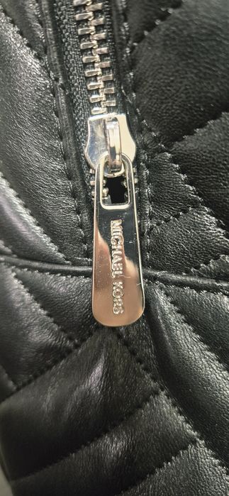 Rucsac Michael Kors  din piele . Nou.