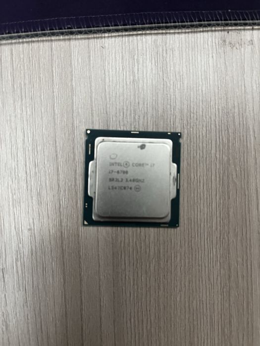 Продам процессор i7-6700 в идеальном состояние