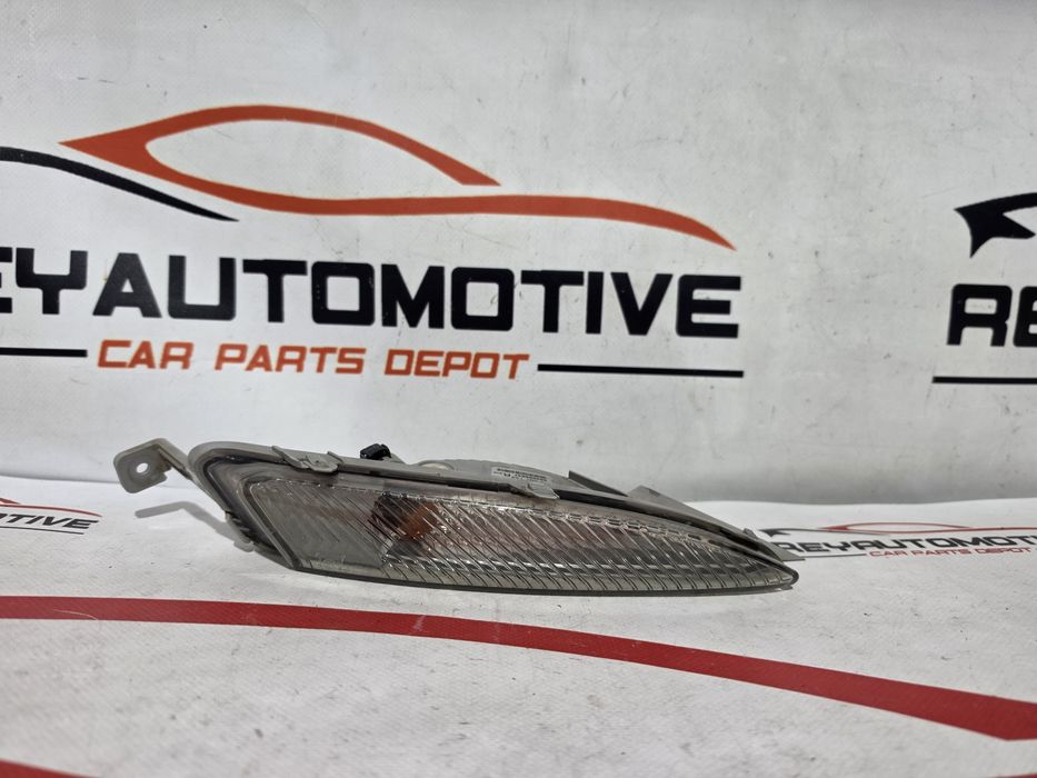 Semnal dreapta Opel Astra J dupa 2012 cod 13367143
