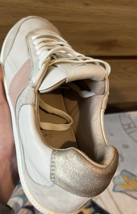 обувки Groundies