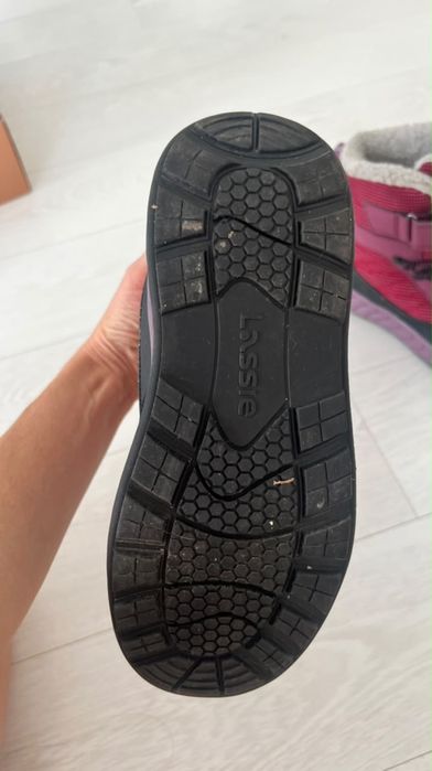 Продам зимние сапоги на девочку