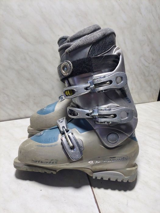 Clapari ski schi  Salomon mondo  26 corespunde mărimii 40