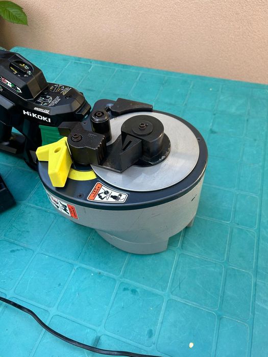 Masina indoit-debitat fier beton pe acumulator  Hikoki  VB3616DA
