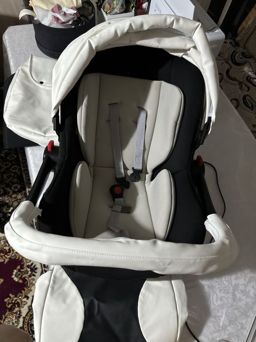 Продам коляску прогулочную