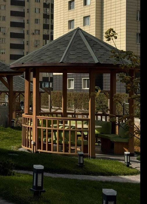 Беседки с крышей из дерева
