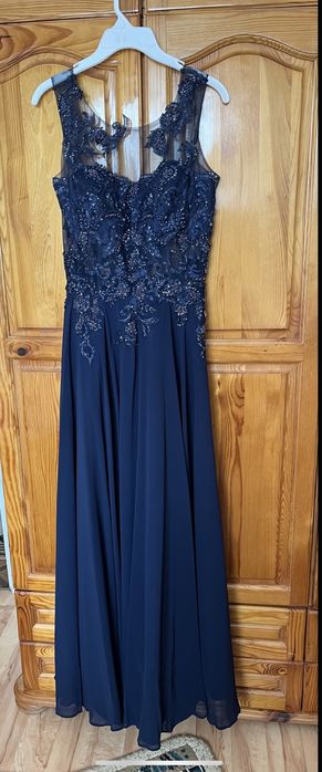 Абитуриентска рокля