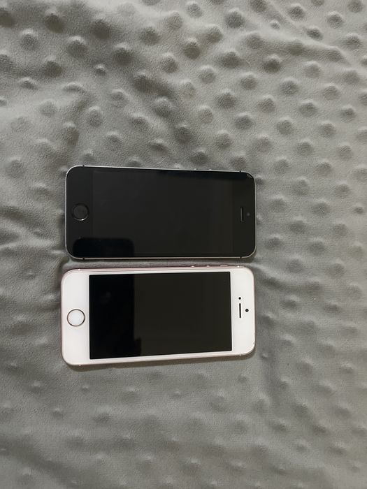 Продам два iphone SE (1 поколения)