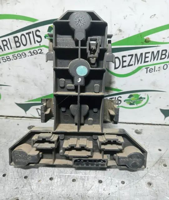 Soclu becuri lampa stop pe aripa dreapta Volkswagen VW Golf