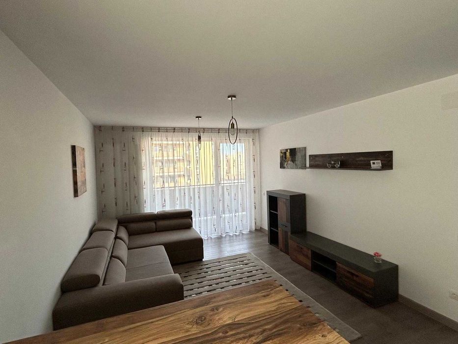 Proprietar vand apartament 2 camere Urban Plaza cu loc de parcare suprateran