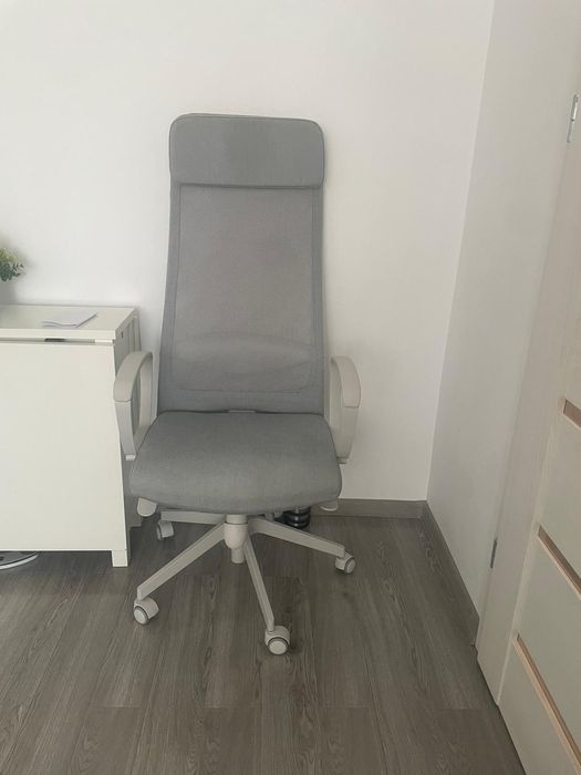 spălător franke  scaun birou  adidasi