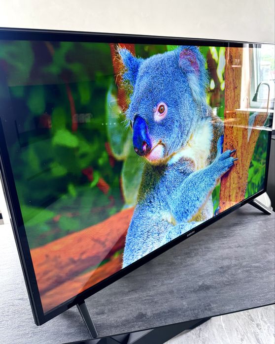 Телевизор САМСУНГ 145см! smart tv в идеале