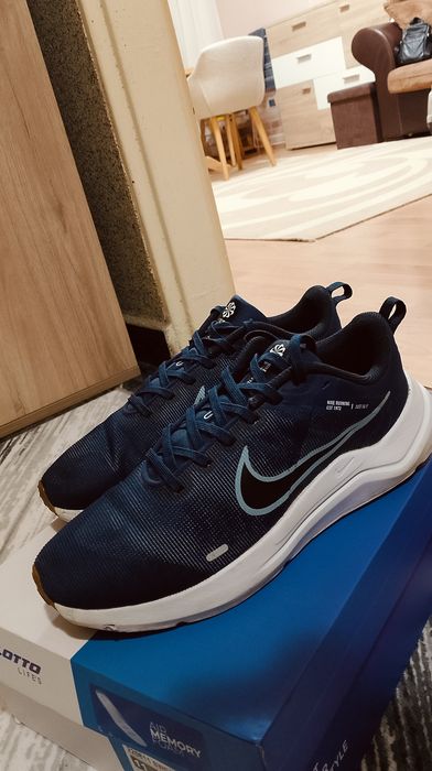 Nike ,fila маратонки