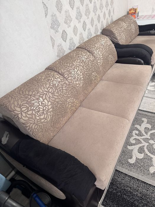 Продам диван срочно