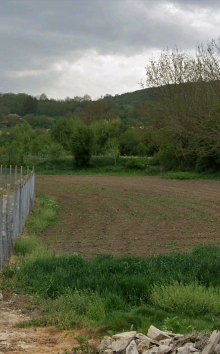 Парцел в регулация в с.  Ушинци