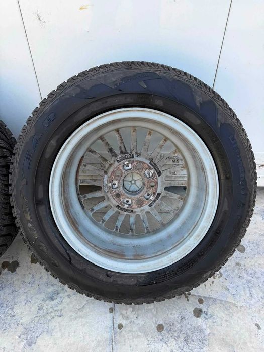 Продавам Style 61 със зимни гуми Goodyear
