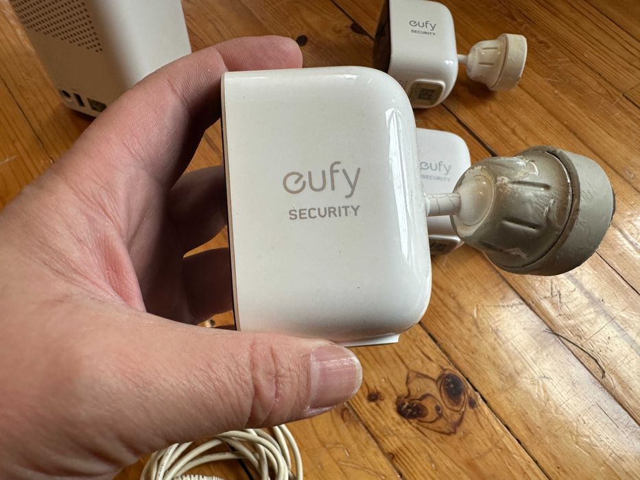 Система за видео наблюдение с Eufy HomeBase 2 и EufyCam2C
