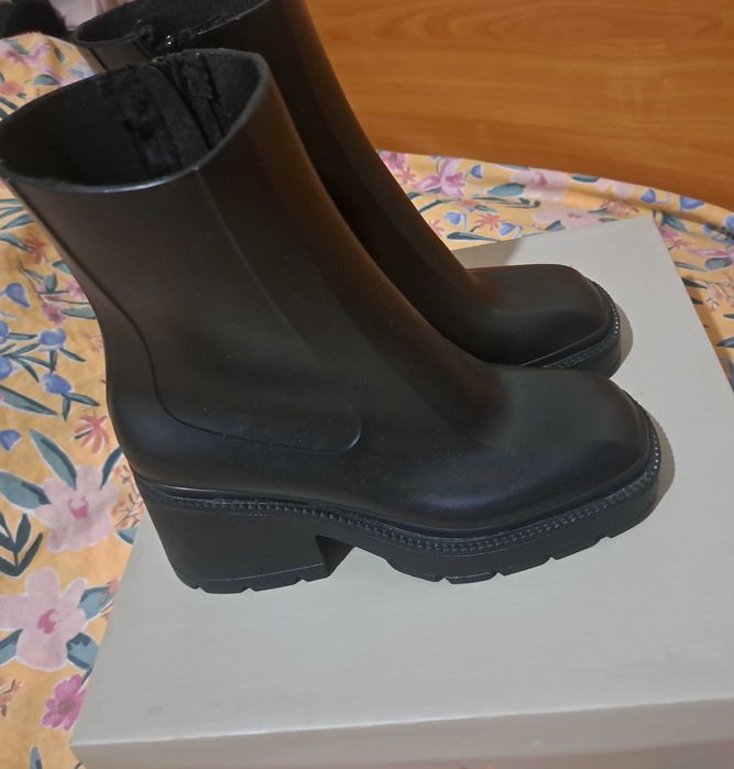 Дамски гумени боти