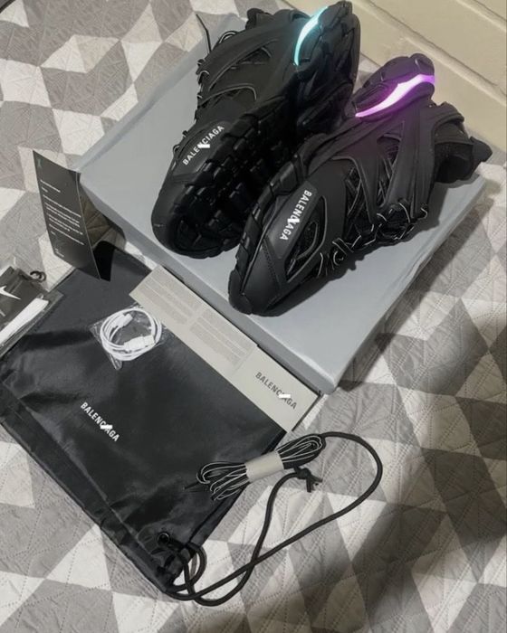 balenciaga track