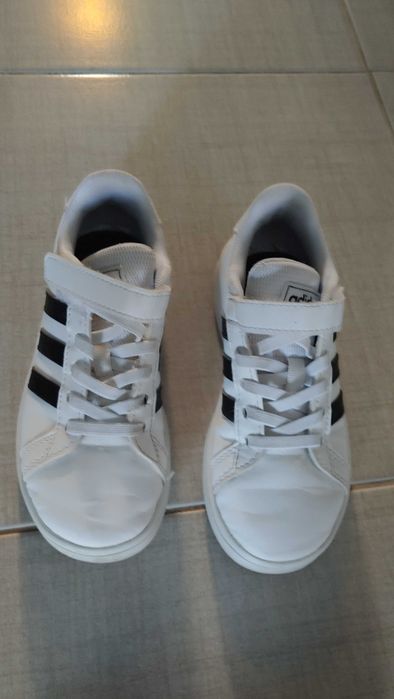 Детски бели кецове