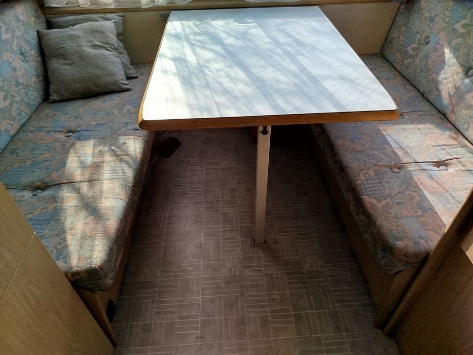 Продавам Каравана  Шато