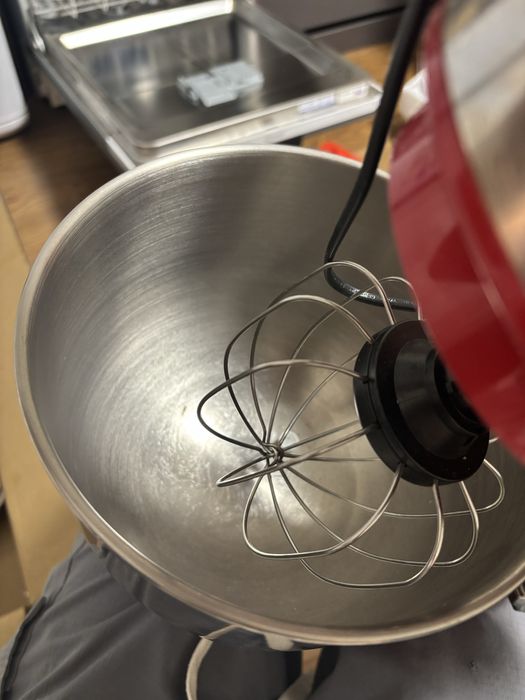 Продам тестомес Kitfort в отличном состоянии