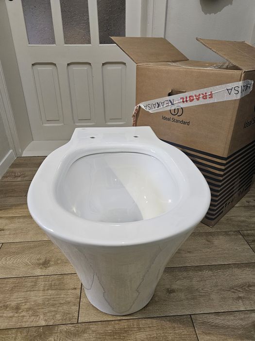 Vas WC nou (cu factura) – mic defect de producție, preț avantajos!