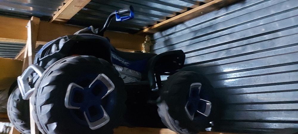 Детский  Квадроцикл продам