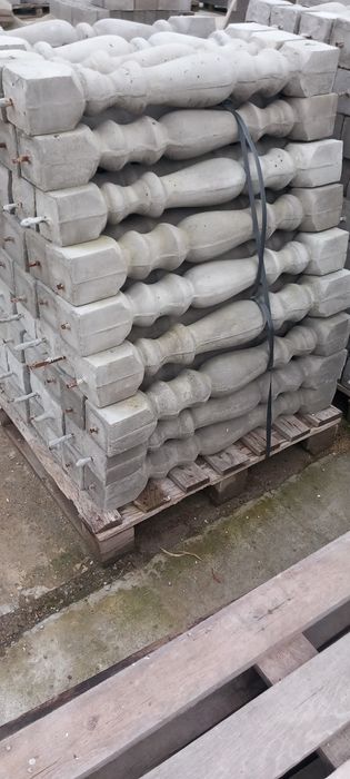 Vând stâlpișori beton