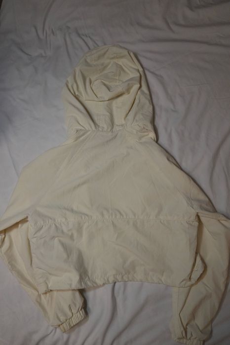 Бежевая ветровка Pull&Bear — S