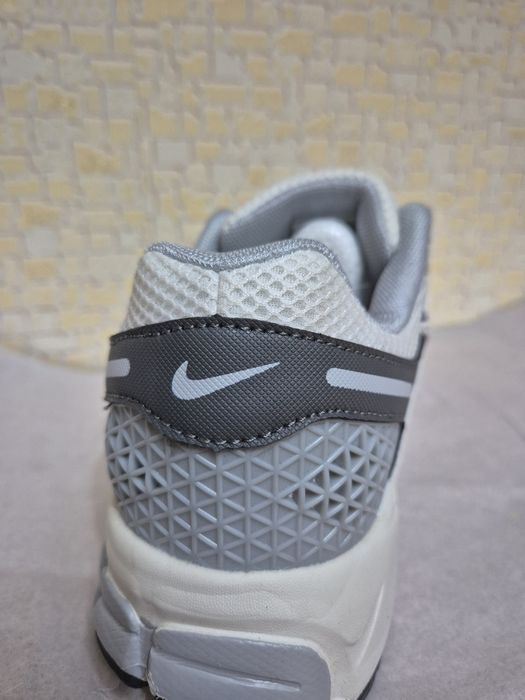 Nike vomero 5 gray