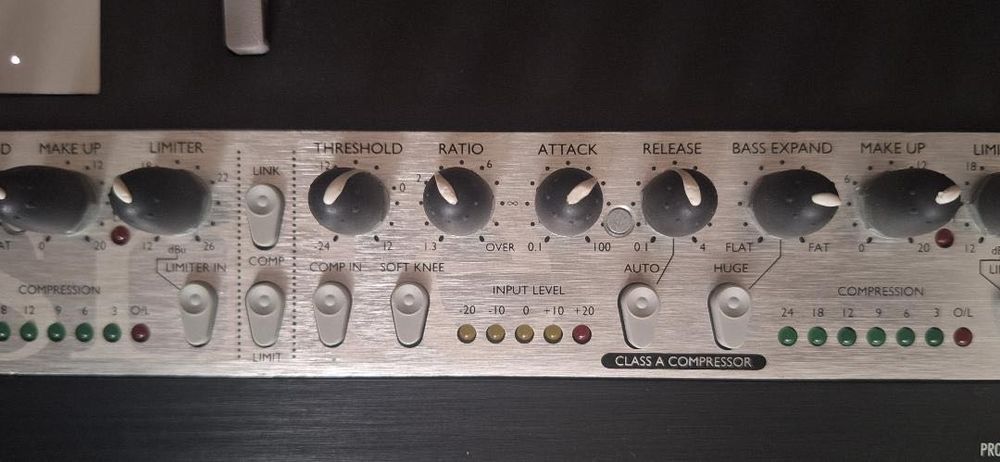 Focusrite compounder - dual mono/stereo compressor/gate/limiter