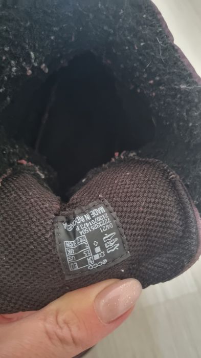 Продам  детские зимние  ботинки ecco