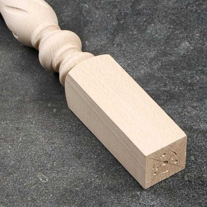 Балясины, элементы лестниц из бука