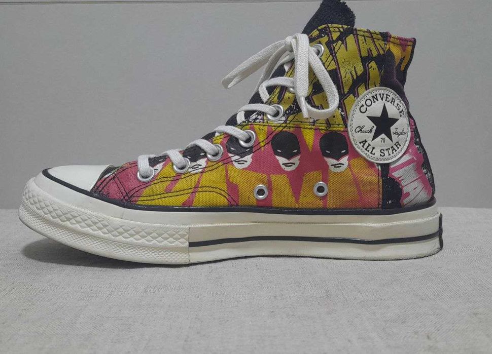 Converse x Batman 80th Anniversary White Chuck Taylor 70 DC. Size 39.