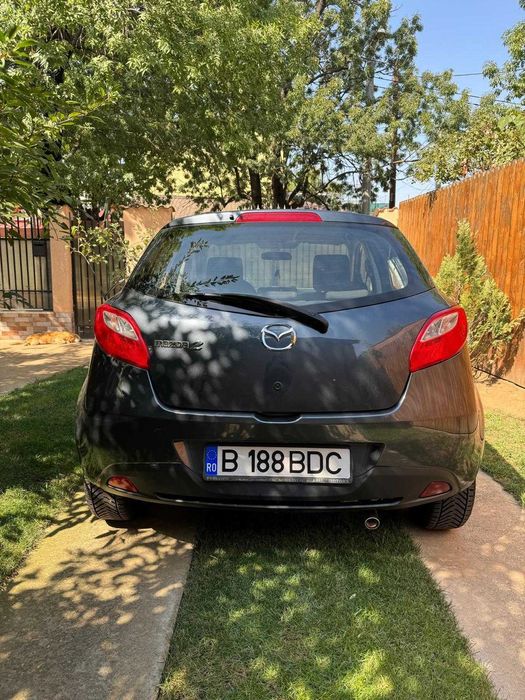 MAZDA 2 2011 — imagine 4
