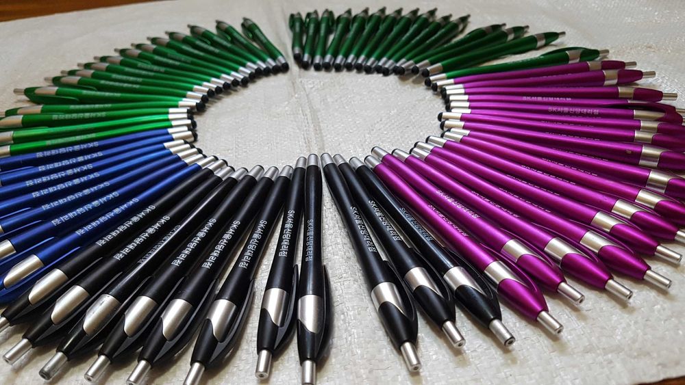 Крейская  шариковая  ручка SK 서울신당대리점, для нажима клавишь смартфон