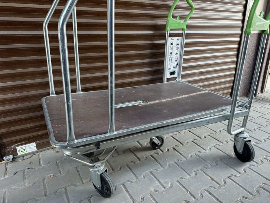 Товарна количка със платформа