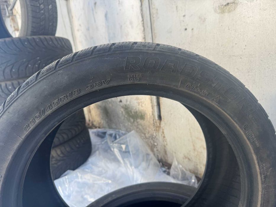 Шины RoadStone 235/45/R18 зимние