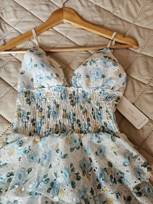 Дамска къса рокля с камъчета