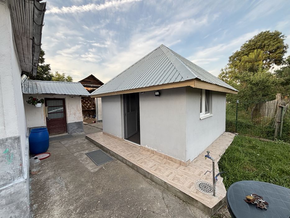 Casă și teren 3.300 mp – Țuțulești, Argeș | deschidere 18 m la stradă principală