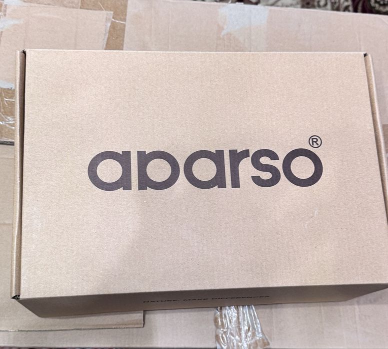 Кроссовки спортивные