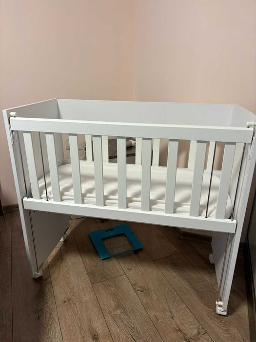 Бебешко легло с падаща преграда