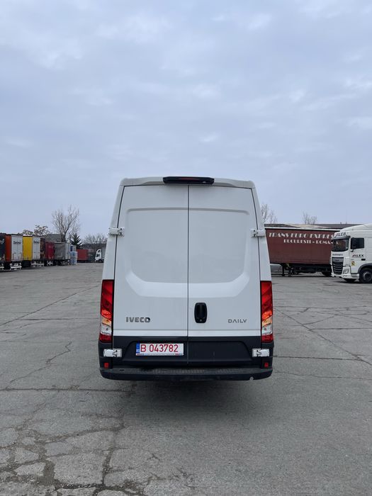 Inchirieri Dube/ Inchiriez Duba Cutie Automata Iveco Daily Fara Sofer