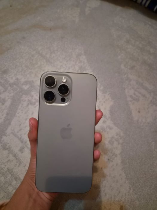 Продаю Iphone 16 pro max