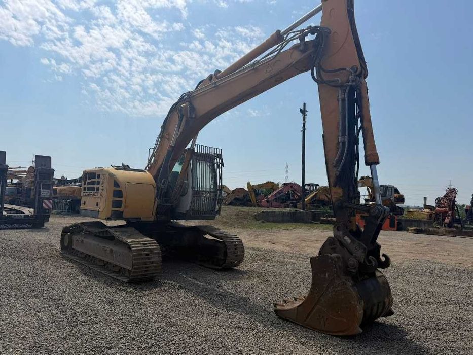 Senile  excavator pe senile Liebherr R924 Compact piese