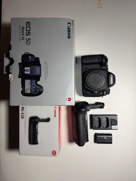 Aparat foto DSLR, Canon 5D mark IV - 5 D mk 4, Card CF 64Gb, Grip.