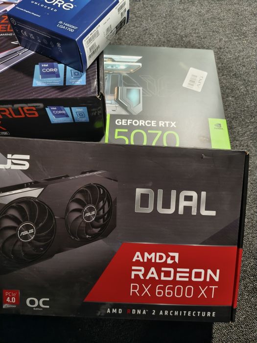 Rezervat-Placa video Asus AMD  Radeon Rx 6600 XT dual 8gb