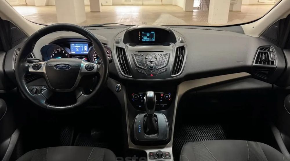 Продам кроссовер Форд куга 2014